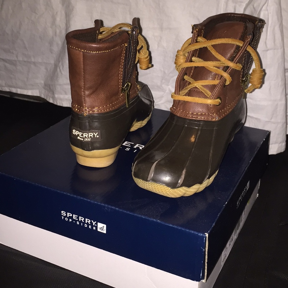 Kids Sperry Saltwater rain boot brown